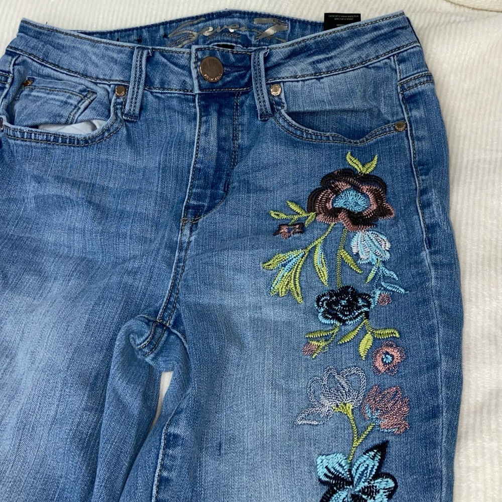 Seven Embroidered Straight leg jeans size 4 - Picture 9 of 9